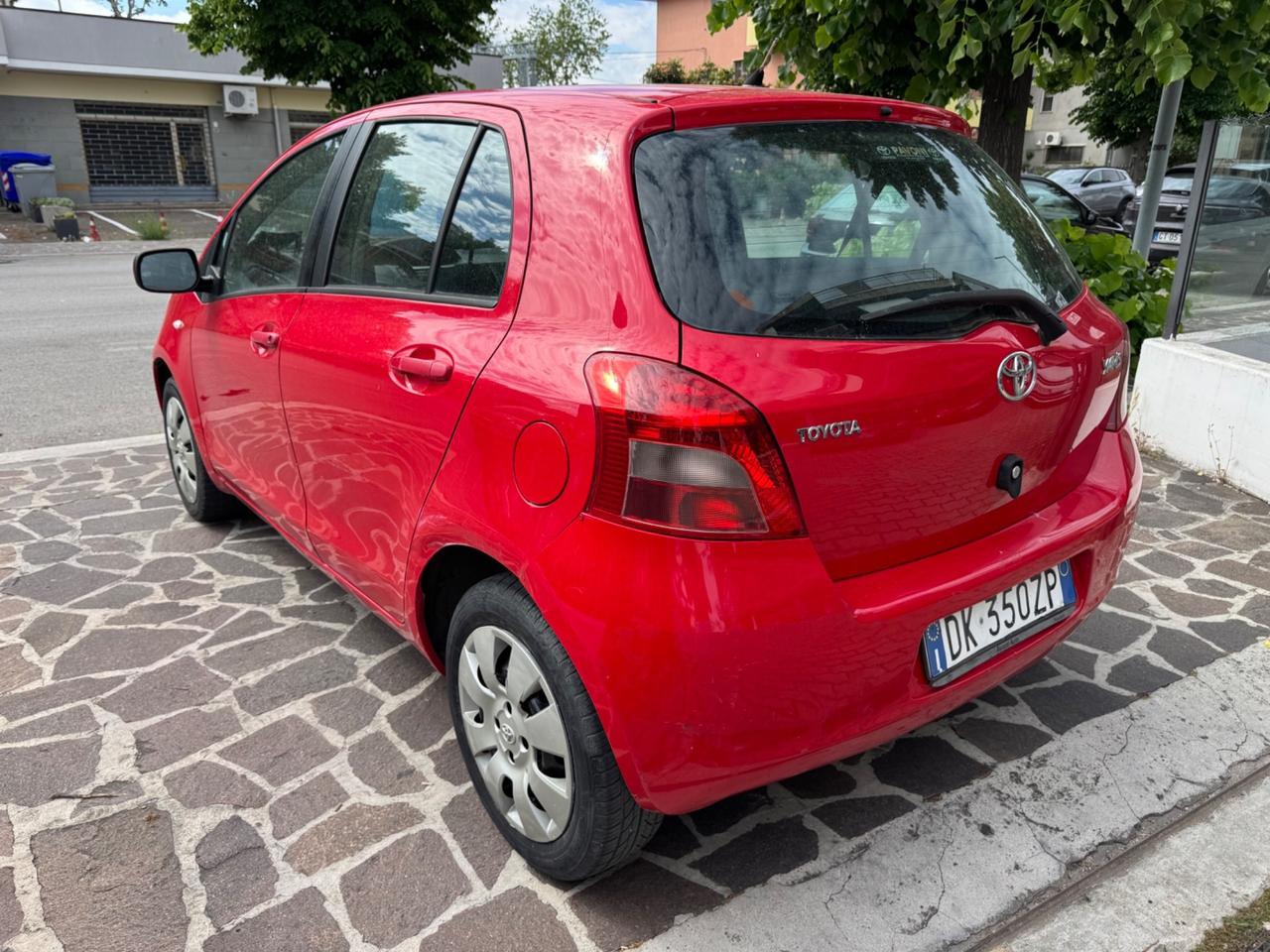 Toyota Yaris 1.0 5 porte Sol