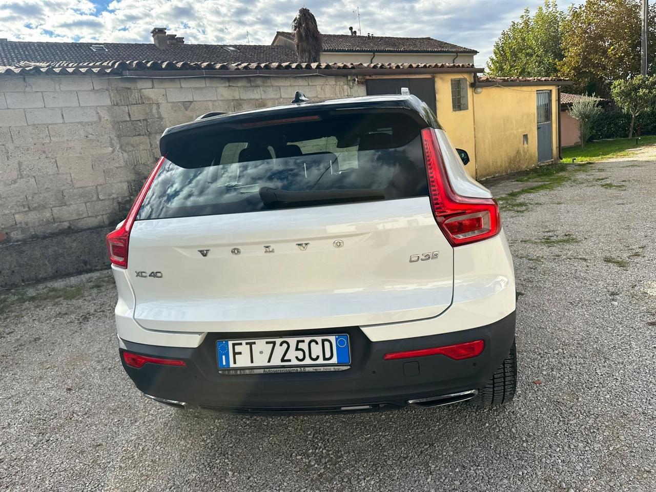 Volvo XC40 D3 AWD Geartronic R-DESIGN