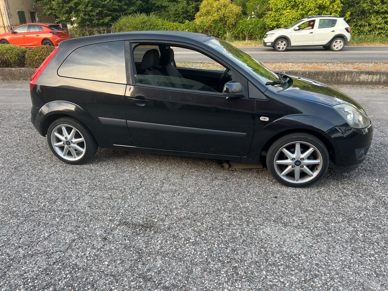 Ford Fiesta 1.2 16V 5p. Ghia
