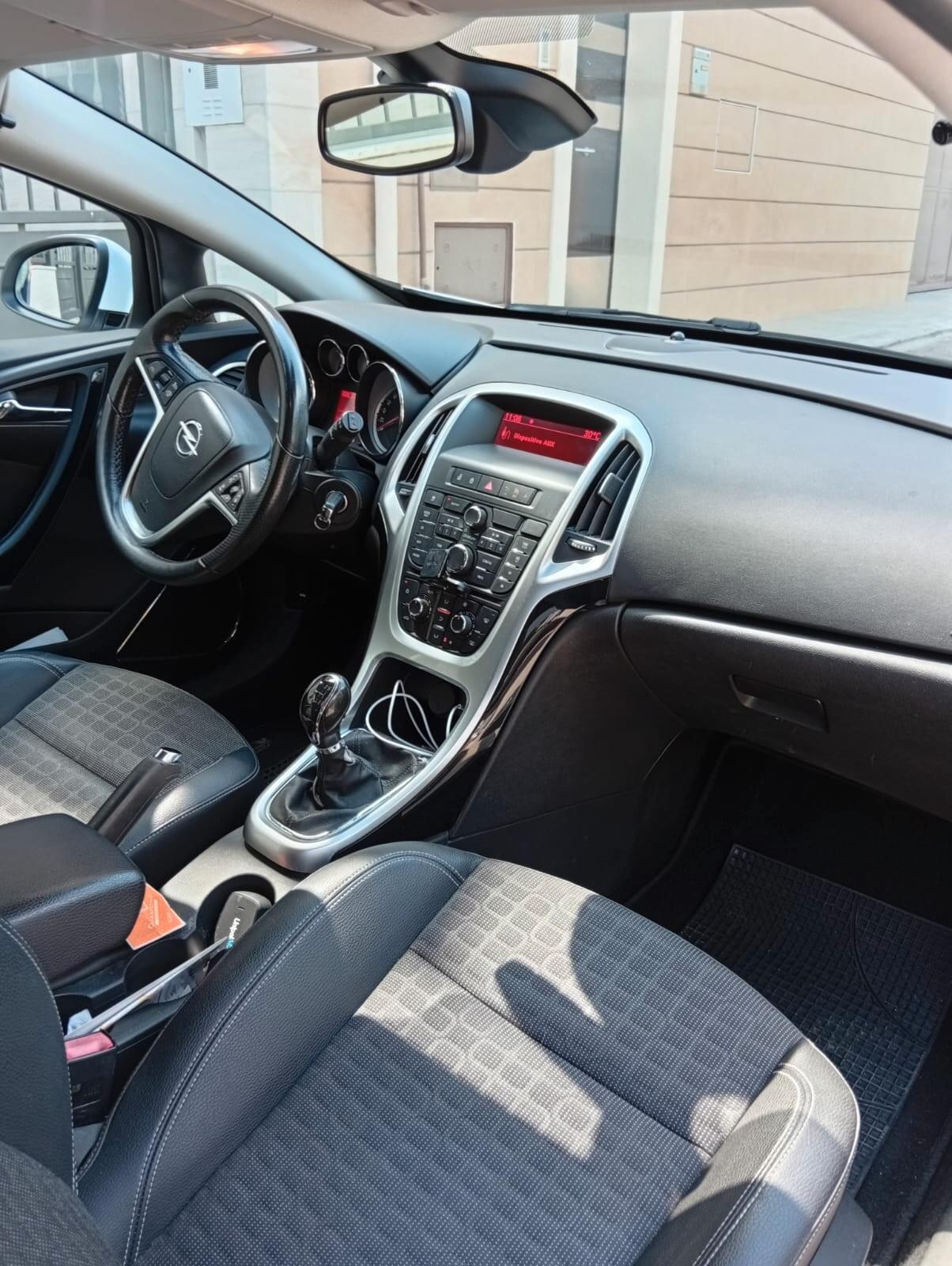 Opel Astra GTC 1.6 CDTI 110CV S&S 3 porte Cosmo