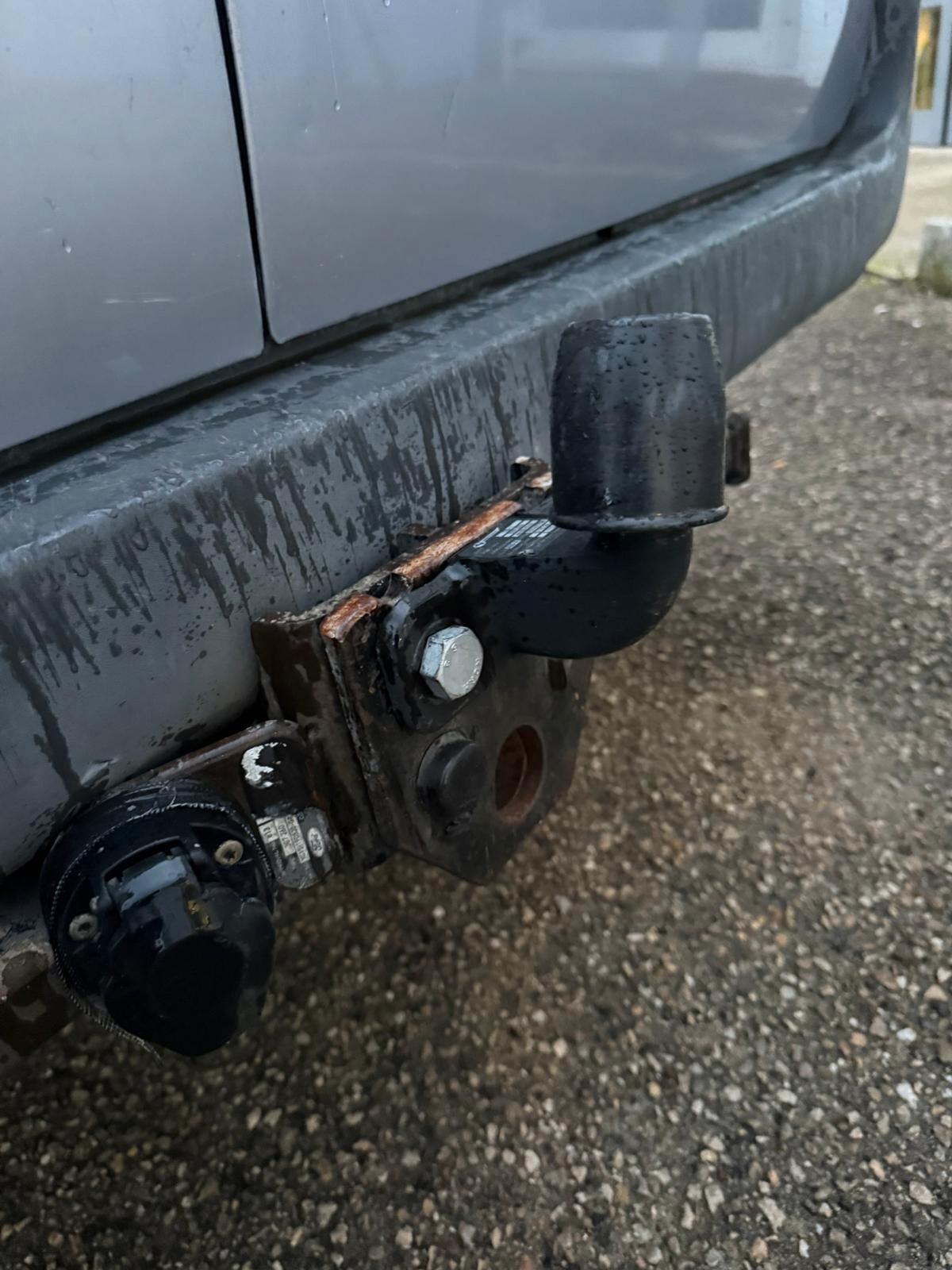 Ford Transit GANCIO TRAINO - 3 POSTI