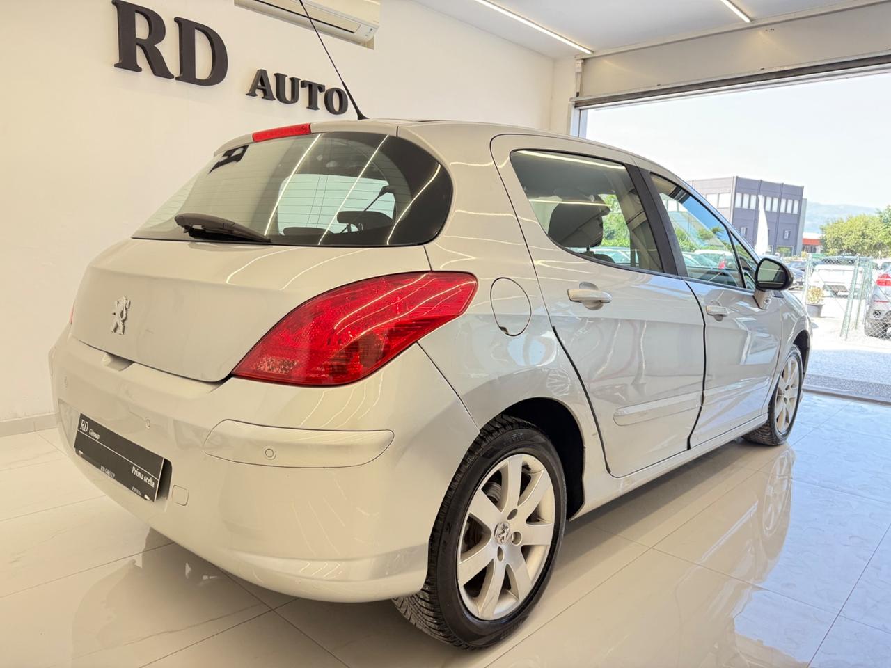 Peugeot 308 5p 1.6 hdi 16v Feline 110cv okneopatentati