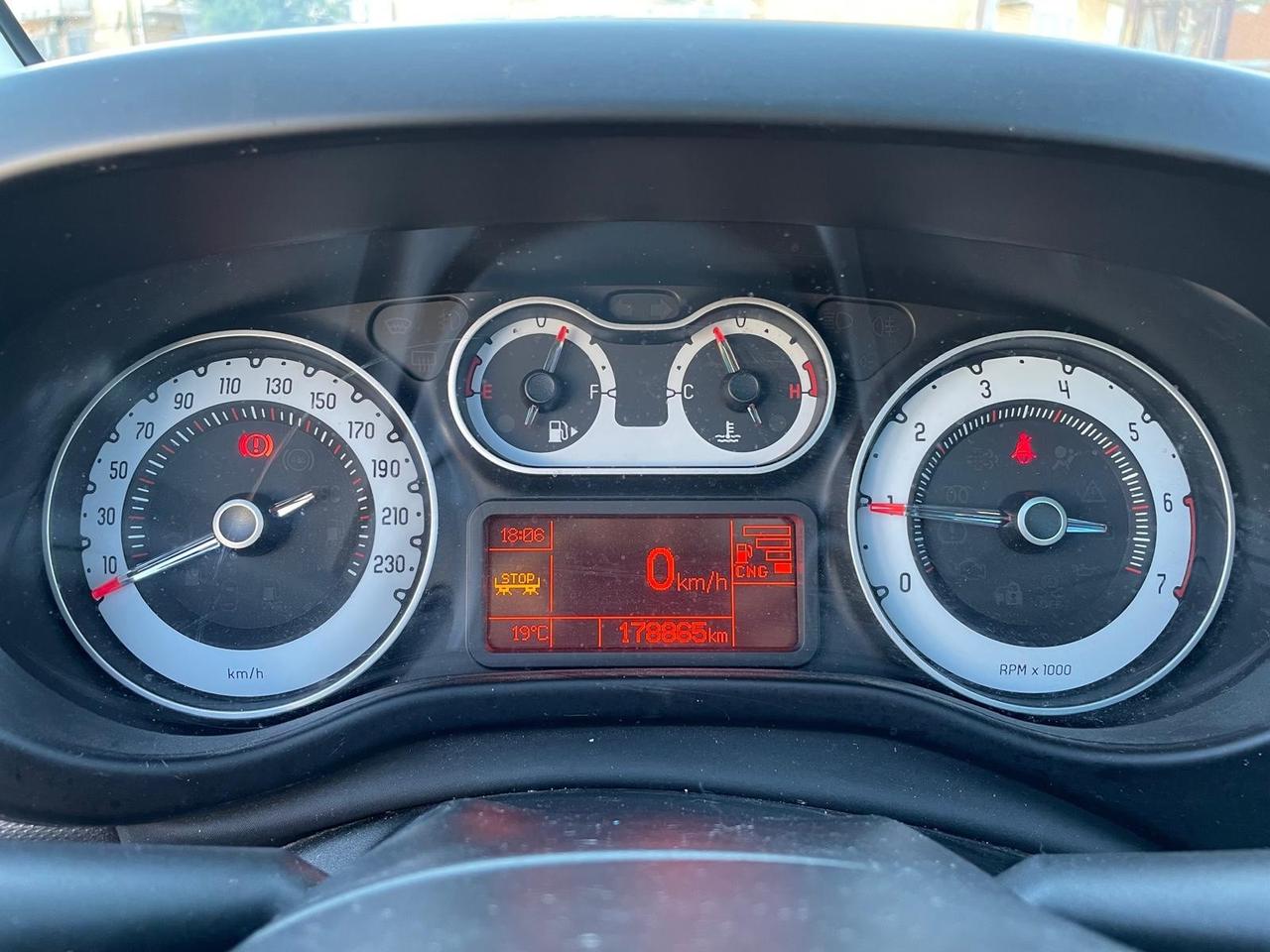 Fiat 500L 0.9 TwinAir Turbo Natural Power Lounge CON 170MILA KM IN PERFETTE CONDIZIONI