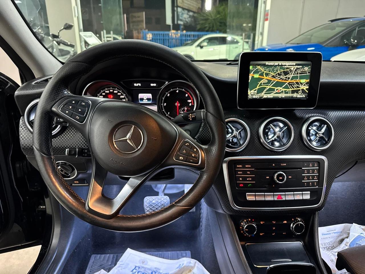 Mercedes A 180d Automatic Total Black 2018