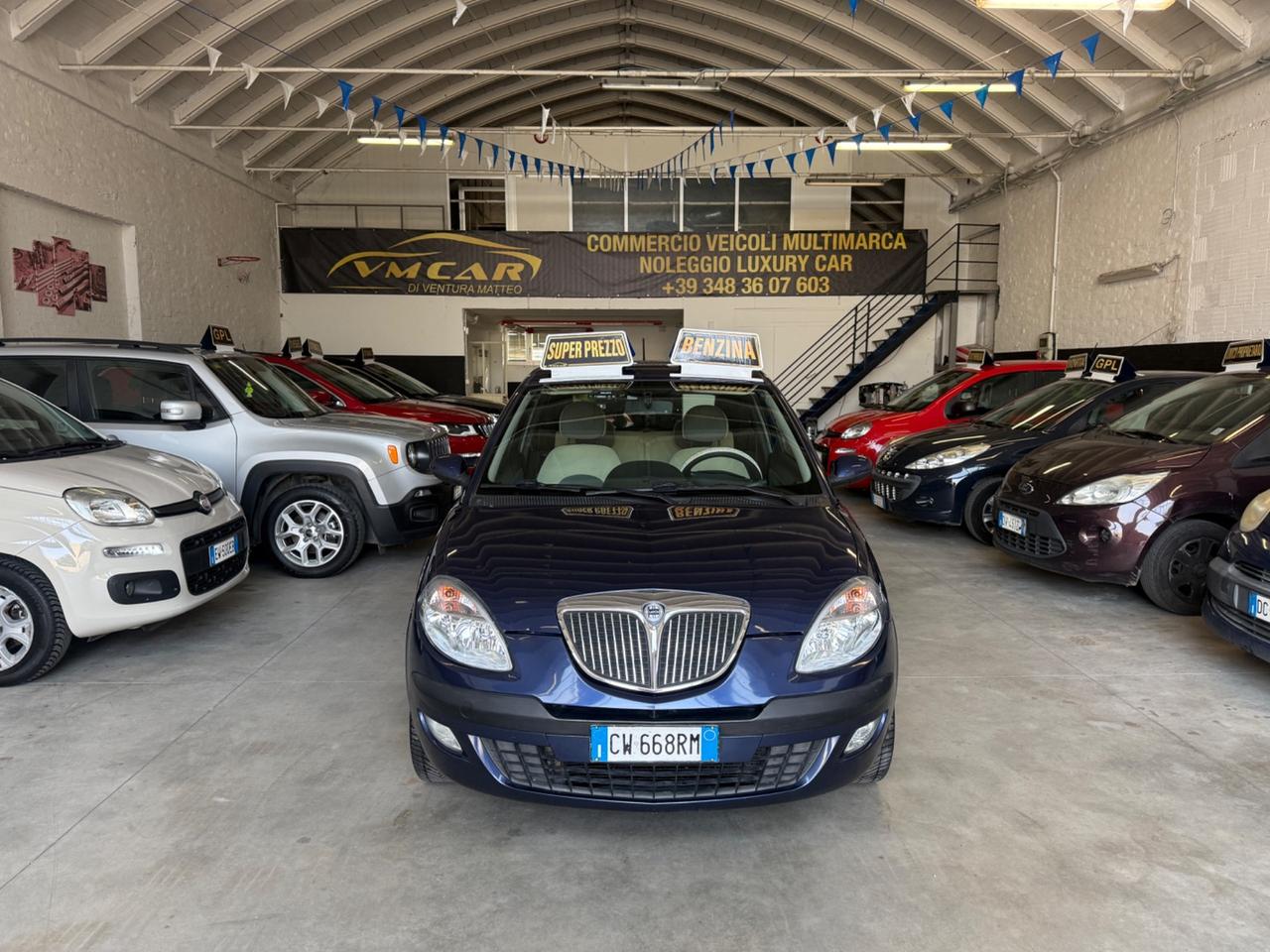 Lancia Ypsilon 1.4 16V Oro