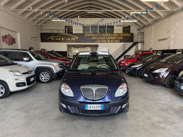 Lancia Ypsilon 1.4 16V Oro