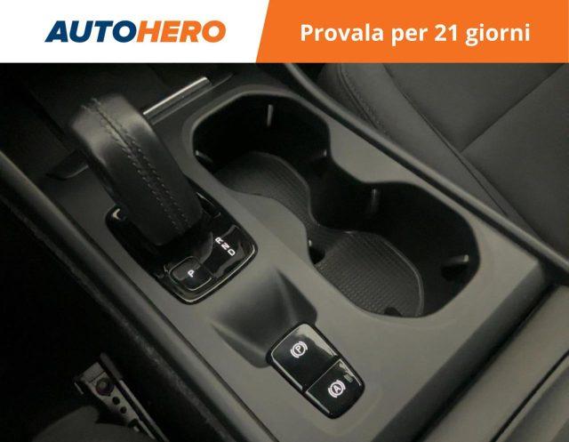 VOLVO XC40 T2 Geartronic Momentum