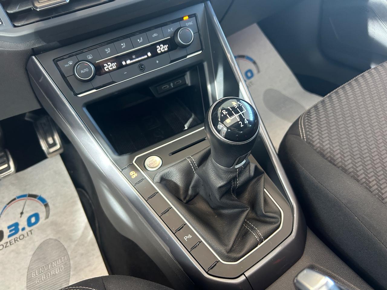 Volkswagen Polo 1.0 EVO 80 CV 5p. Sport BMT R-Line Neopatentati