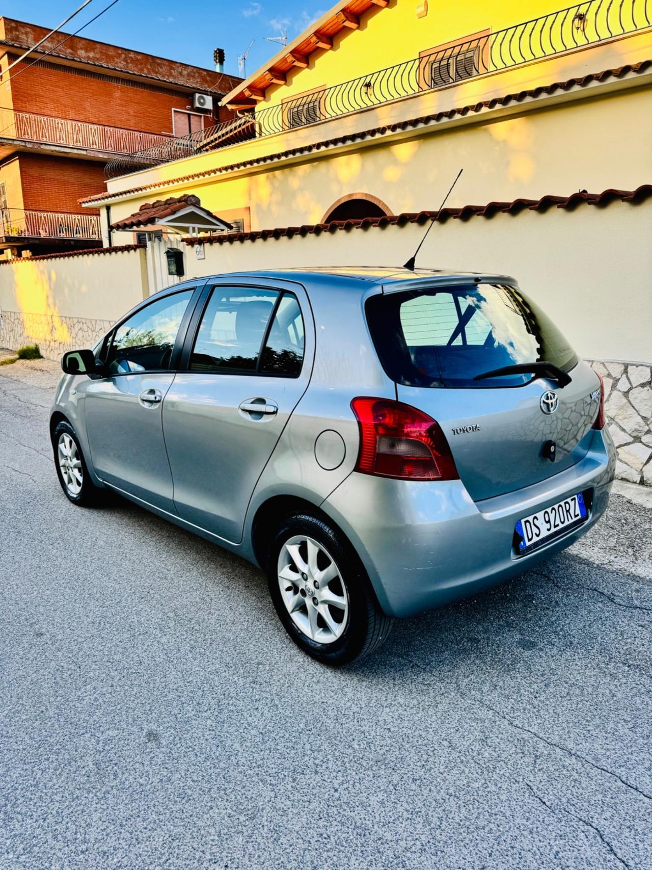 Toyota Yaris 1.3 BENZ UNICO PROPRIETARIO