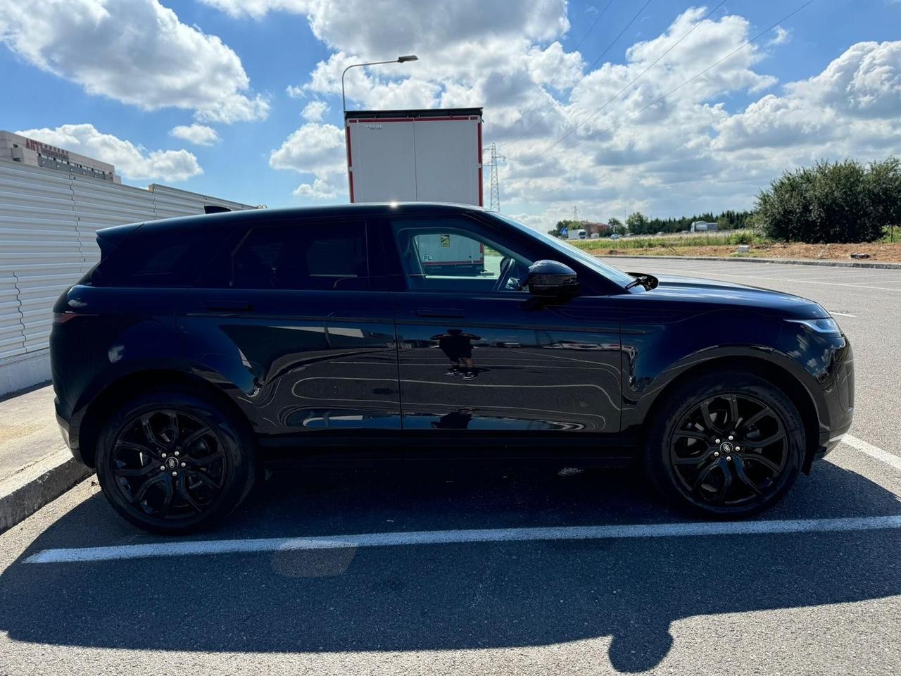 RANGE ROVER EVOQUE TOTAL BLACK 2020