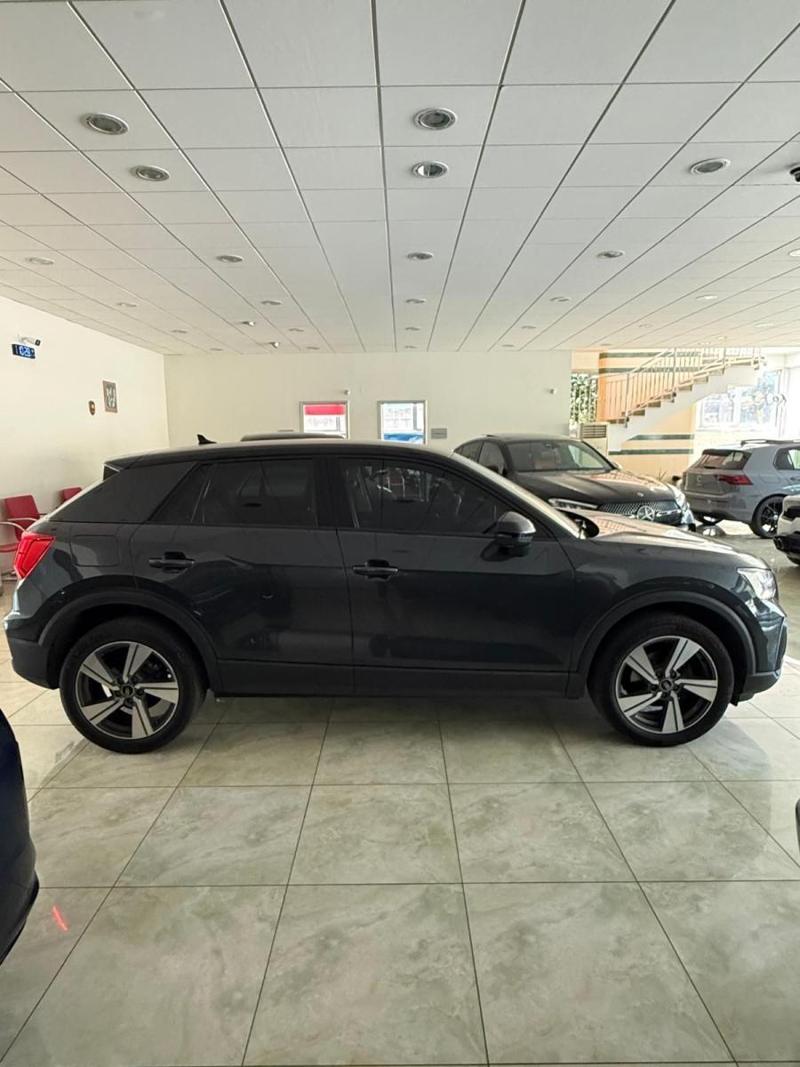 AUDI - Q2 - 30 TDI S tronic Identity Black