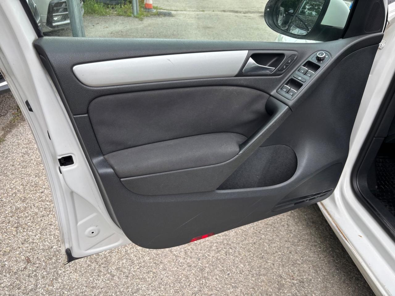 Volkswagen Golf 1.6 TDI 5p. Highline OK NEOPATENTATI