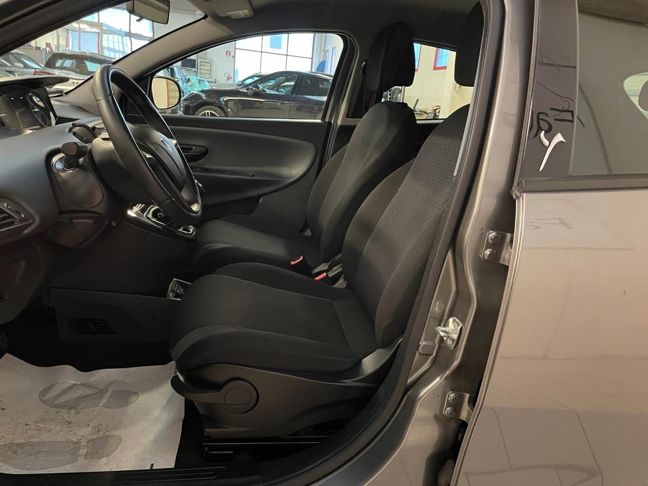 Lancia Ypsilon Gold 1.3 mjt 5 posti-Ok Neopatentati-LEGGI SOTTO