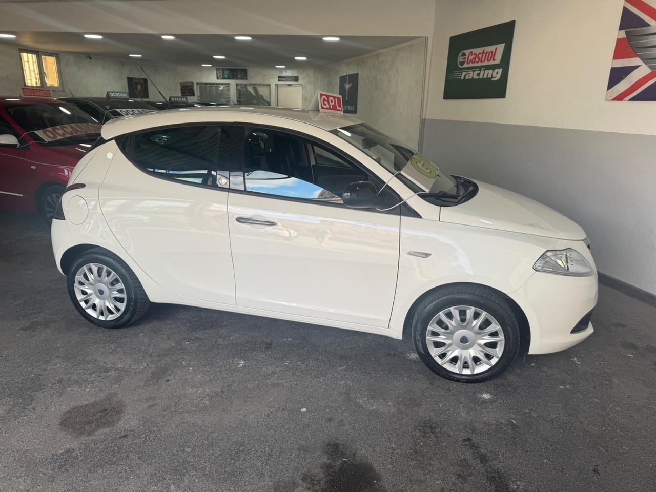 Lancia Ypsilon 1.2 69 CV 5 porte GPL Ecochic Gold