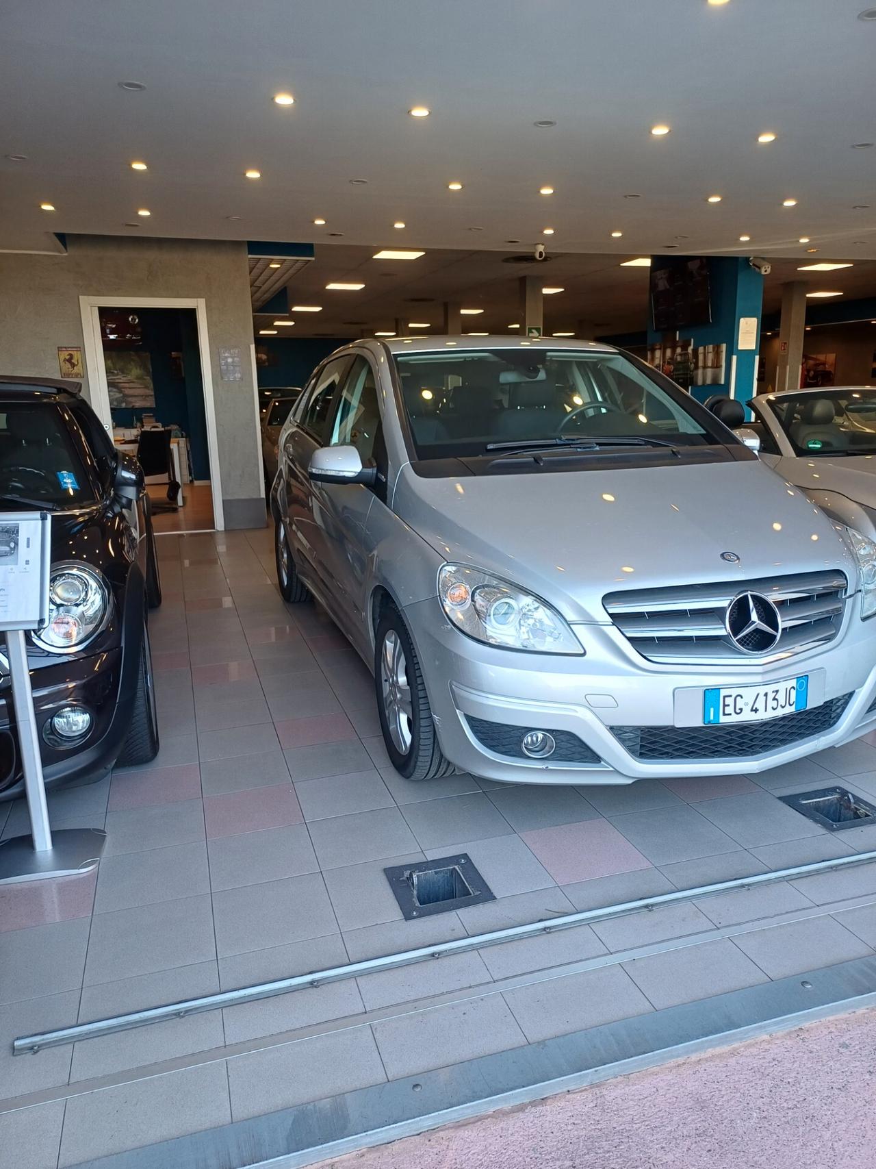 Mercedes-benz B 180 NGT BlueEFFICIENCY Executive