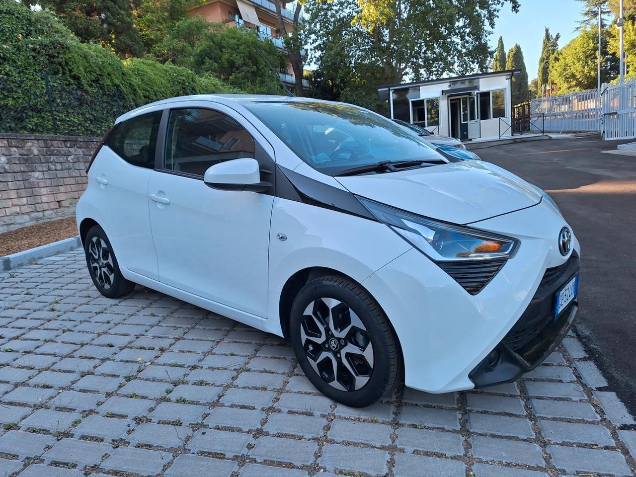 Toyota Aygo Connect 1.0 VVT-i 72 CV 5 porte x-fun