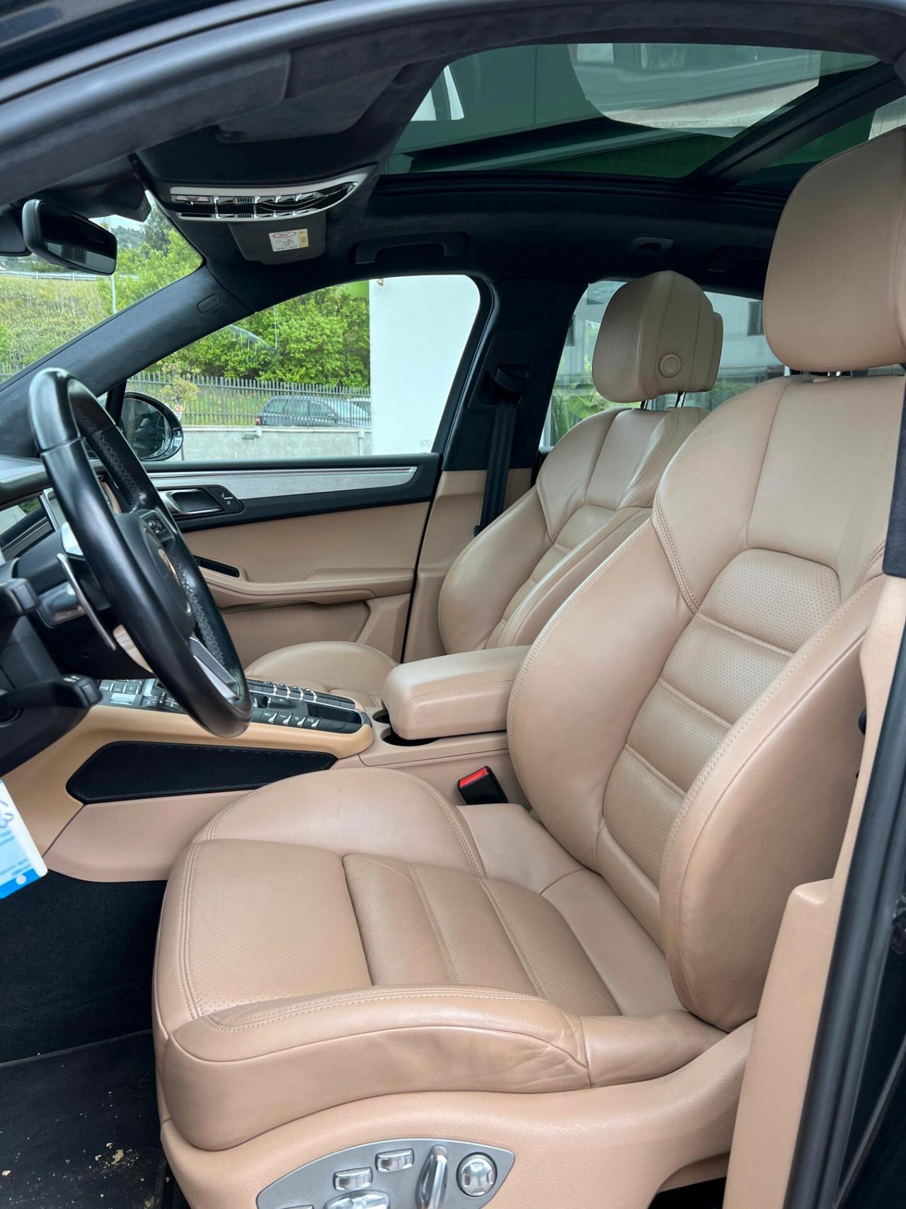 Porsche Macan TURBO IVA ESPOSTA
