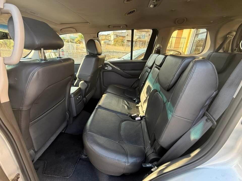 Nissan Pathfinder 2.5 dCi XE Plus 4x4 7 posti
