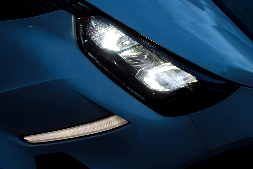 PEUGEOT 2008 1.5 BlueHDi 110 CV Allure *LED