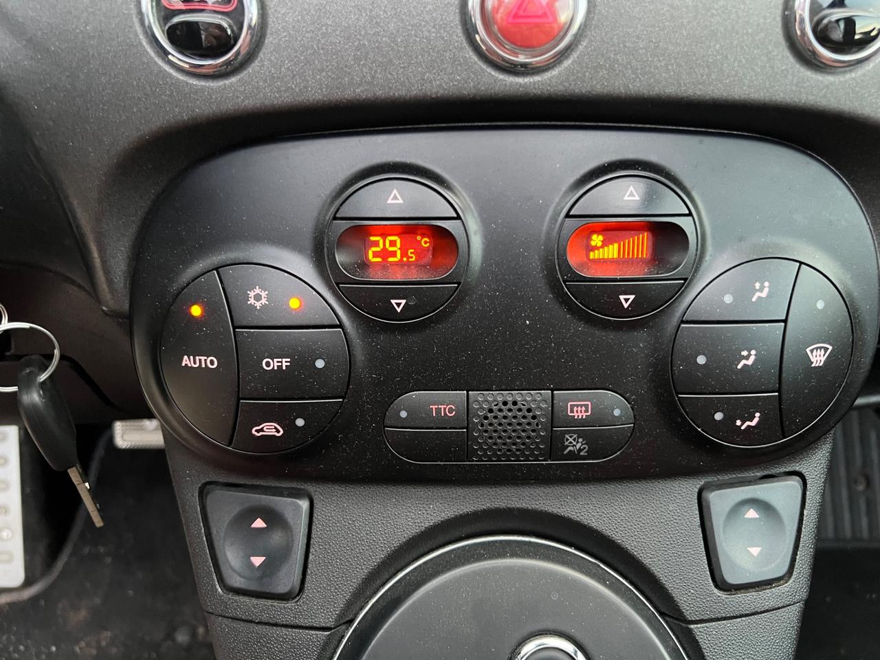 Abarth 595 C 1.4 Turbo T-Jet 180 CV Competizione cabrio