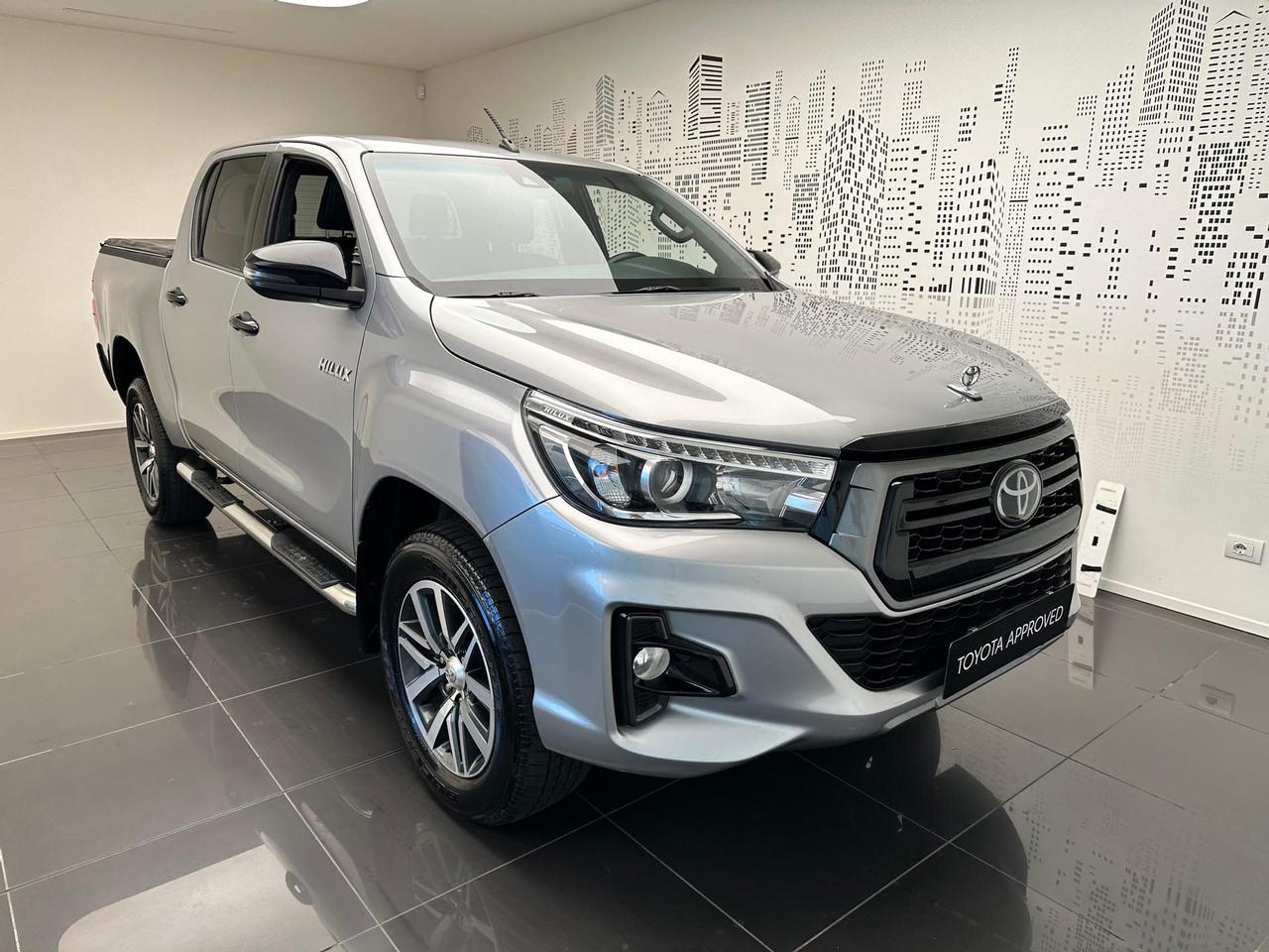 Toyota Hilux 2.4 DC D-D4 4X4 AT