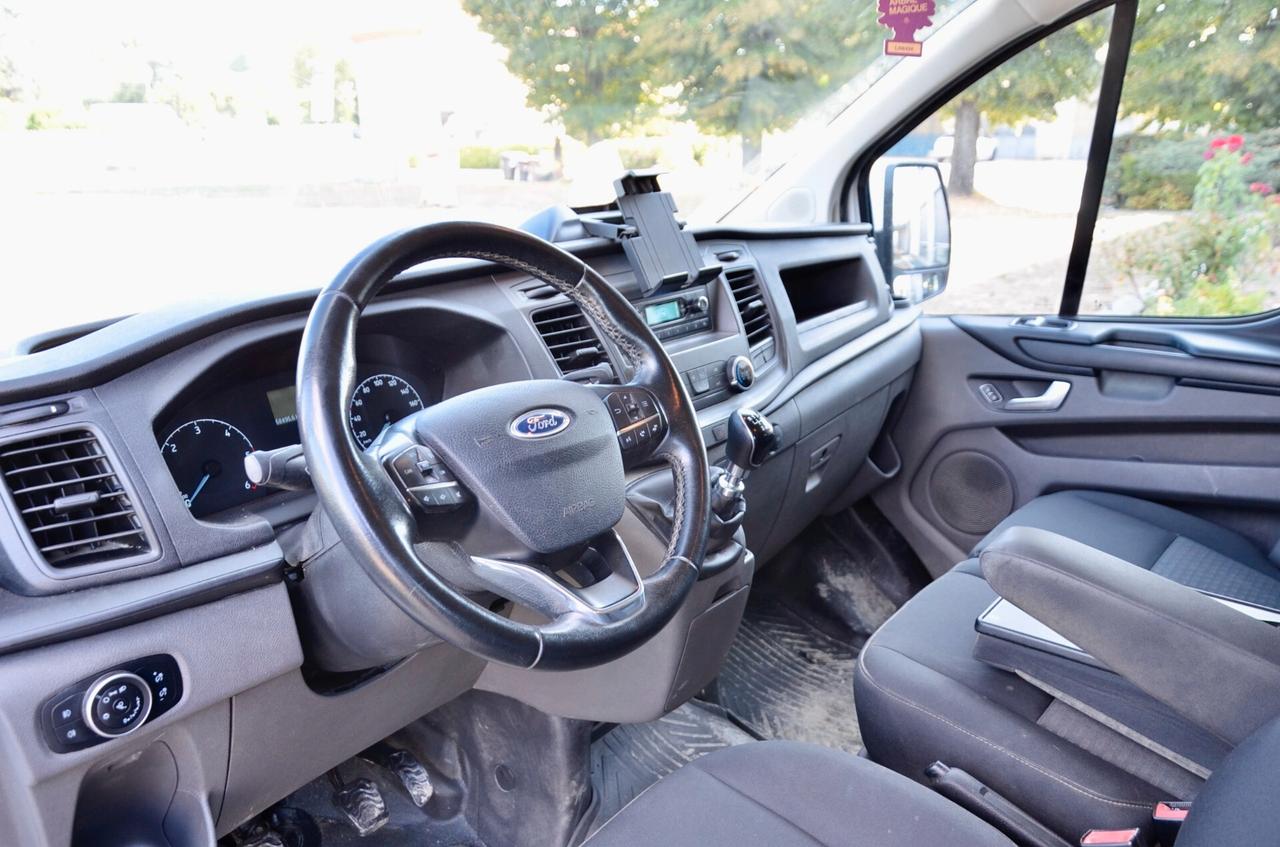 FORD TOURNEO CUSTOM 2.0d 105cv AUTOCARRO 6 POSTI, PREZZO IVA ESCLUSA, UNICOPROPRIETARIO, UFF ITALIANA, SERVICE DIMOSTRABILI, PERMUTE