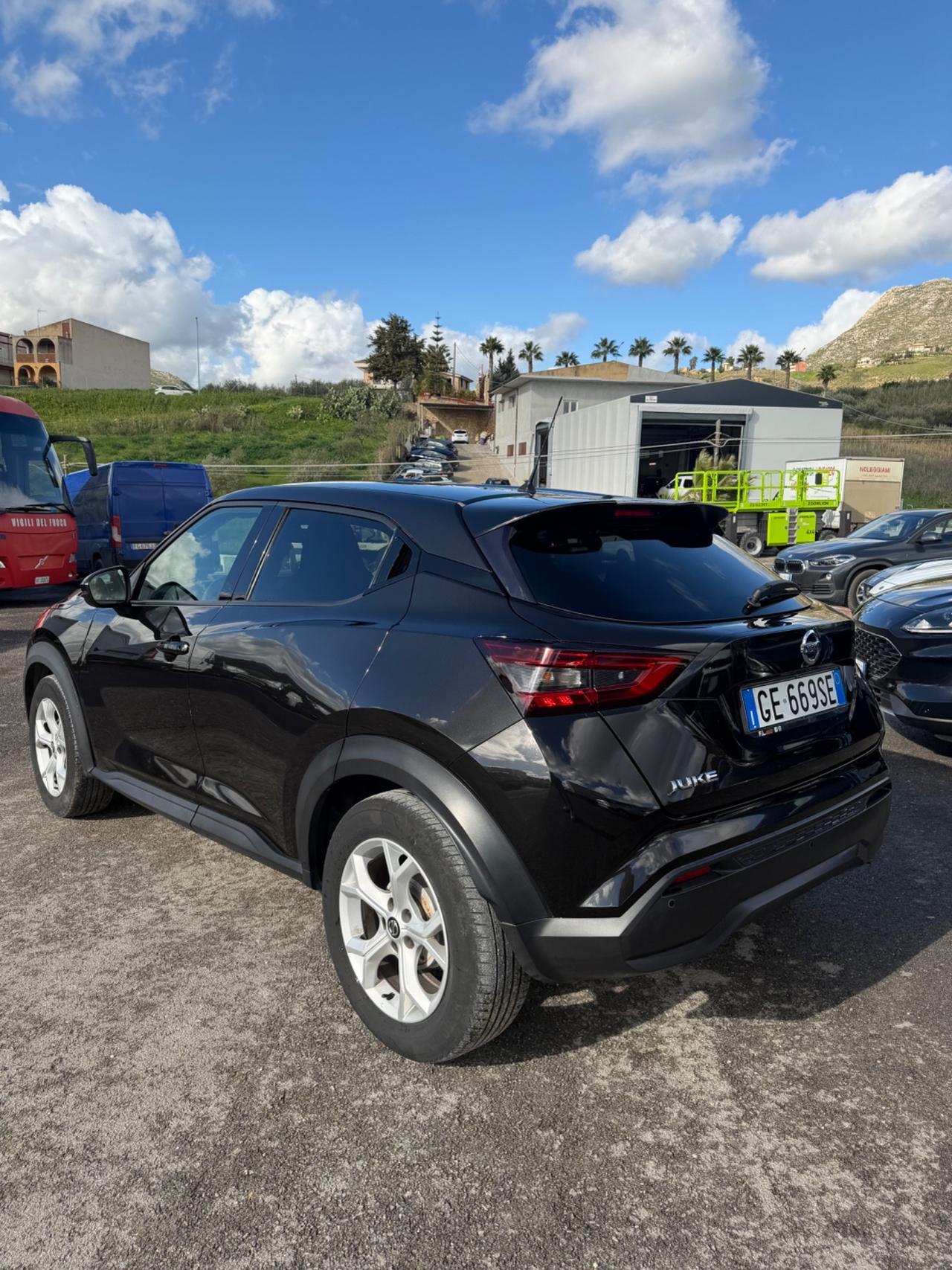 Nissan Juke 1.0 DIG-T 114 CV N-Connecta