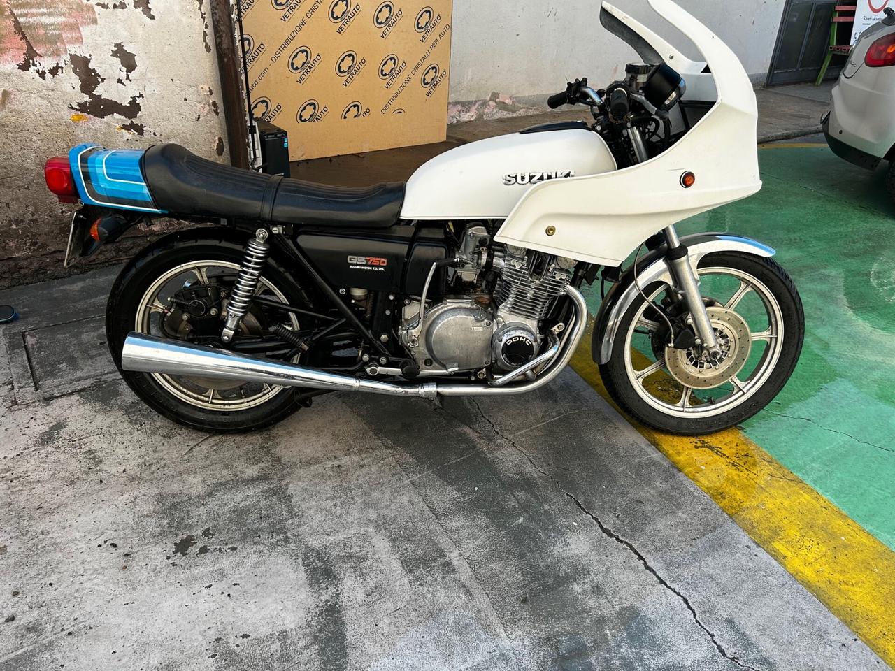 Suzuki GS 750