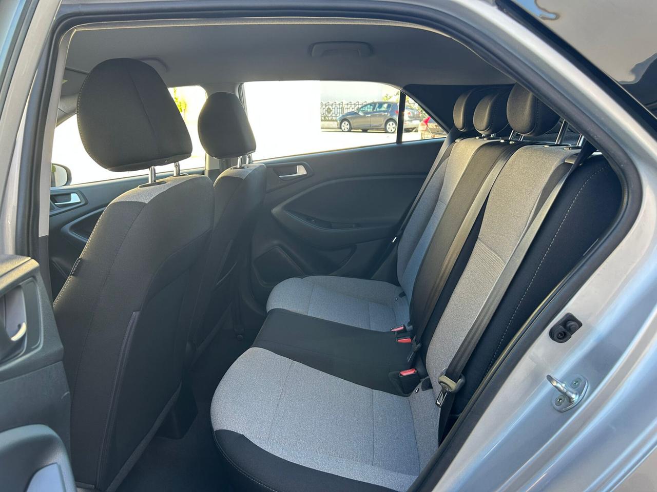 Hyundai i20 1.2 84 Cv STYLE LED-2015