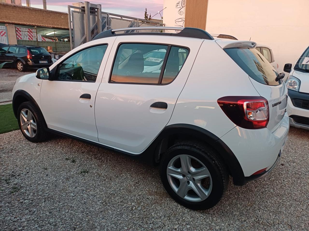 Dacia Sandero Stepway 900 TCe PERFETTA - 2015
