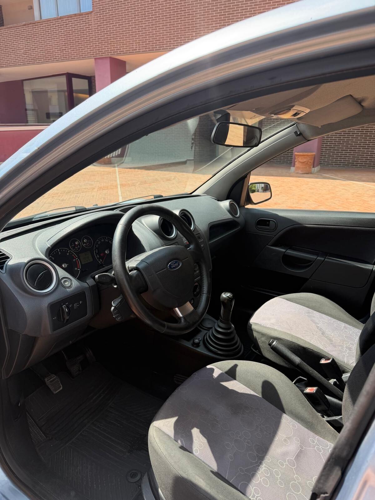 Ford Fiesta 1.4 TDCi 5p. Titanium