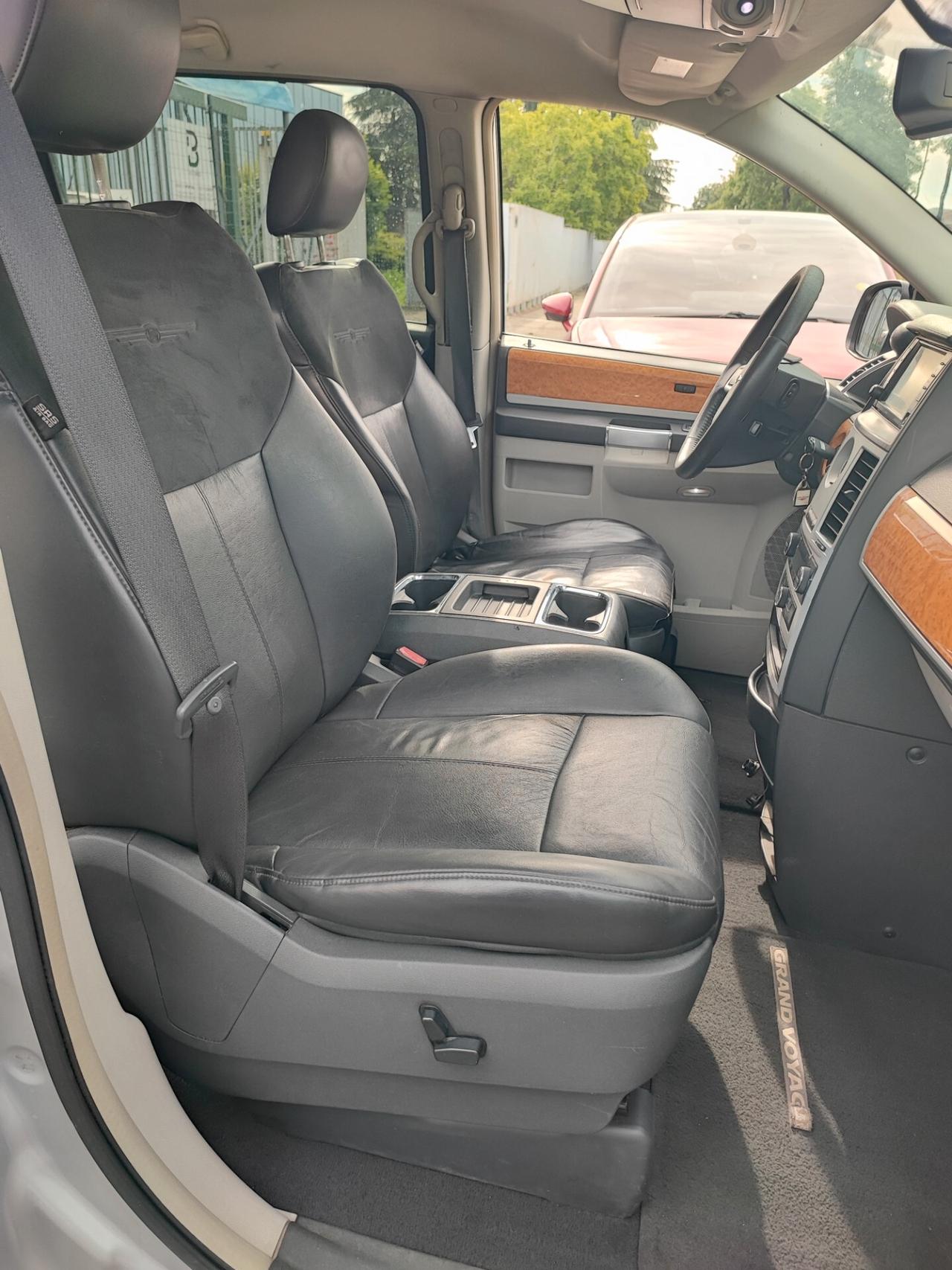 Chrysler Voyager Grand 2.8 CRD DPF Limited