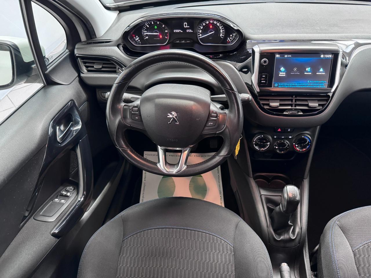 Peugeot 208 1.2 BENZINA 5 PORTE Signature