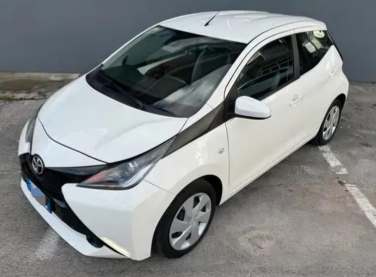 Toyota Aygo 1.0cc 68CV 5 porte - UNICO PROPRIETARIO -