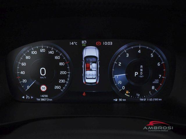 VOLVO XC40 T3 Geartronic Momentum