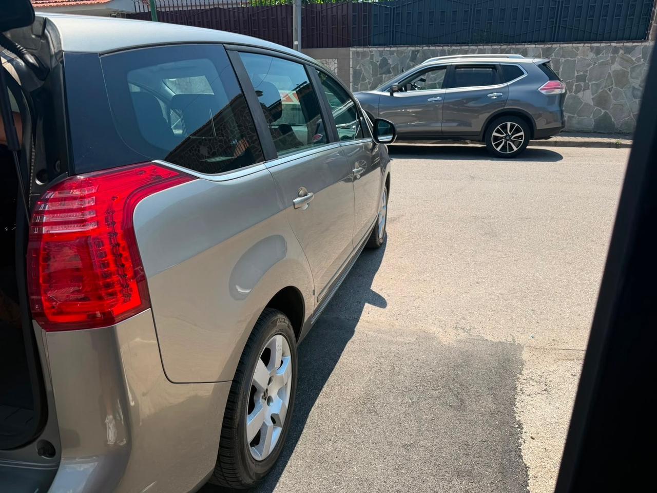 Peugeot 5008 1.6 HDi 112CV Allure