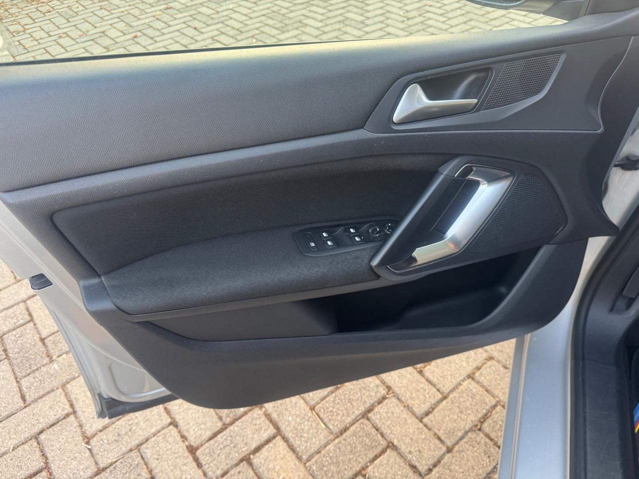 Peugeot 308 1.6 HDi 92Cv Business Sw 2015