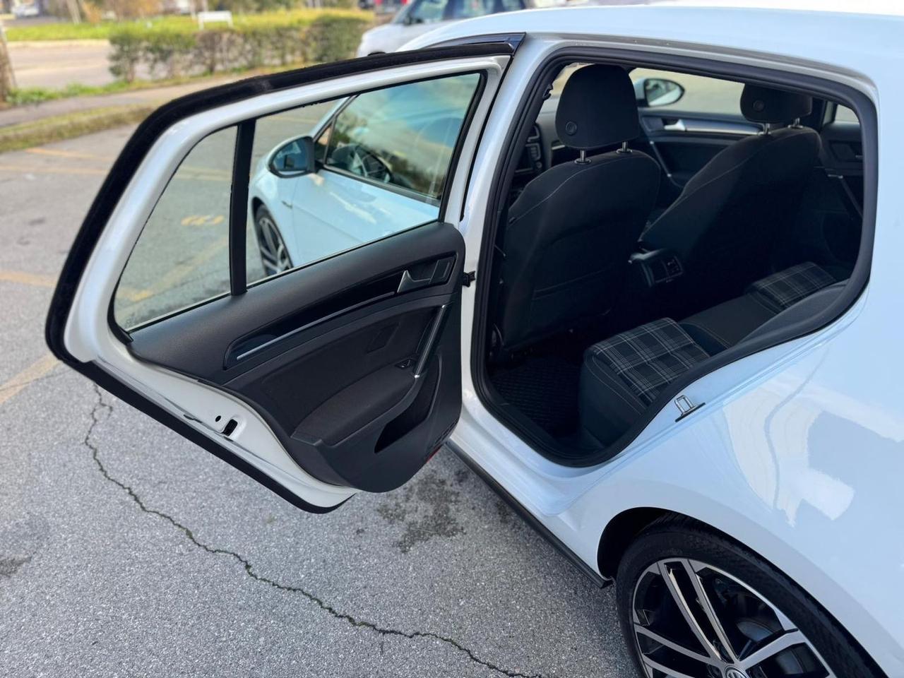 Volkswagen Golf Business 2.0 TDI GTD #8062