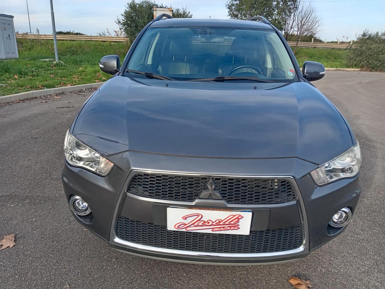 Mitsubishi Outlander 2.2 DI-D TC-SST Instyle DPF 7p TETTO APRIBILE