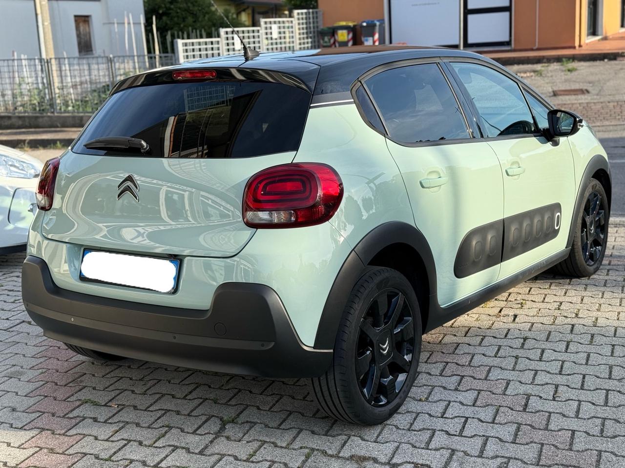 Citroen C3 PureTech 82 Shine ok Neopatentati