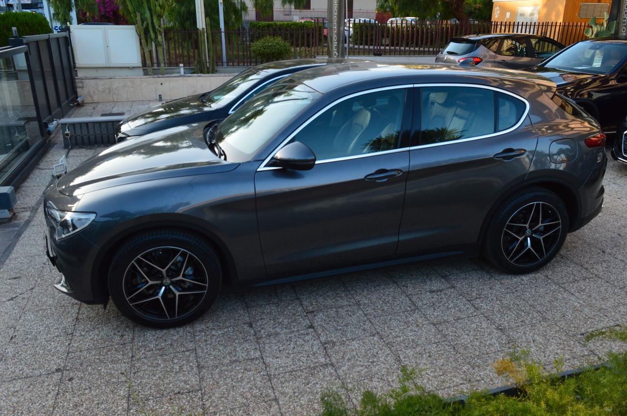 Alfa Romeo Stelvio 2.2 Turbodiesel 150 CV AT8 RWD Super