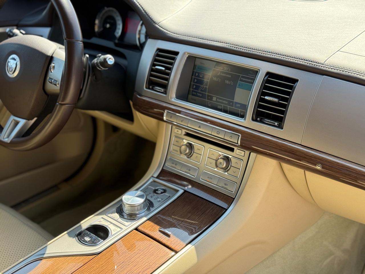 Jaguar XF 3.0 DS V6 Premium Luxury