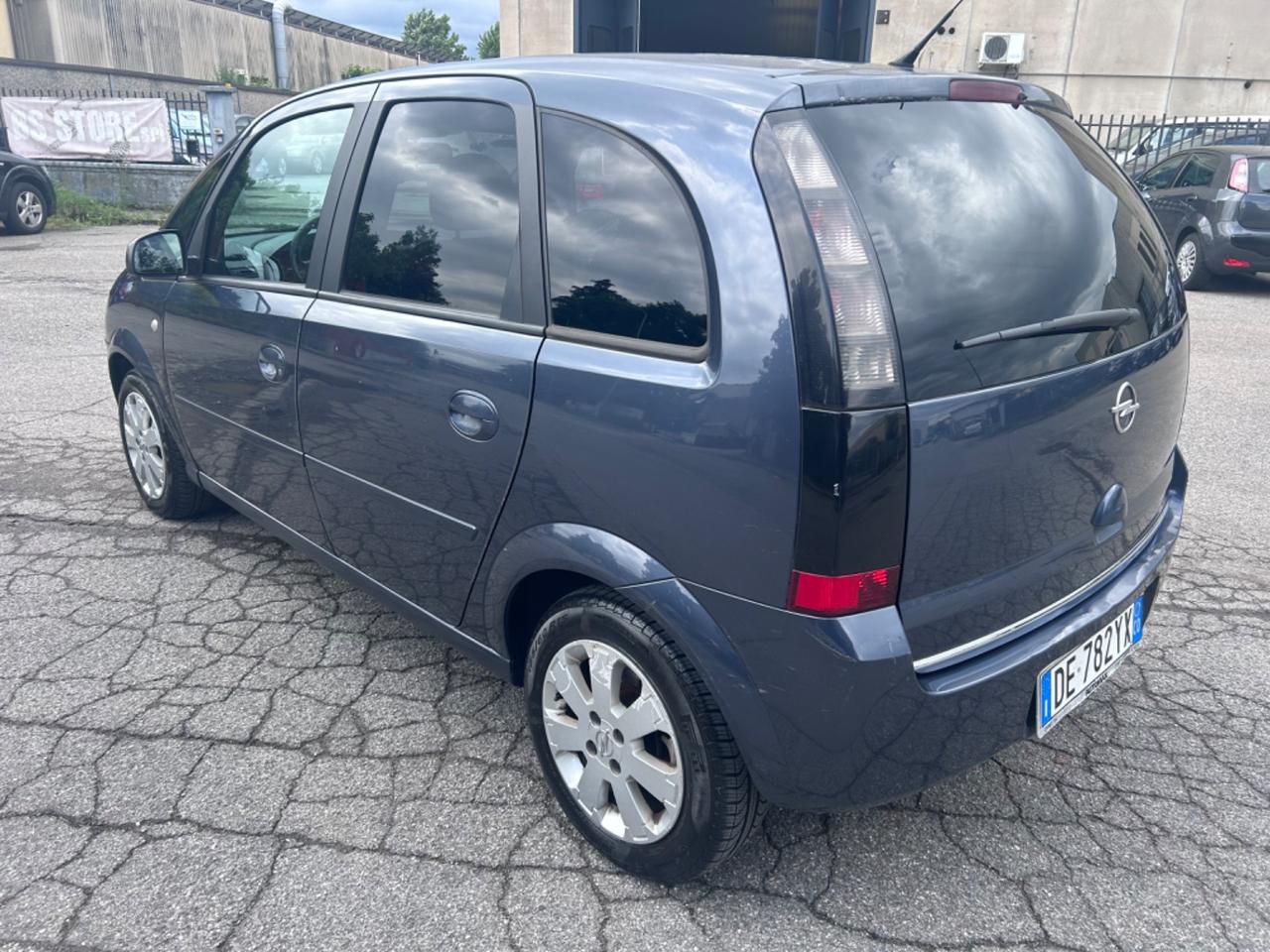 Opel Meriva Benzina