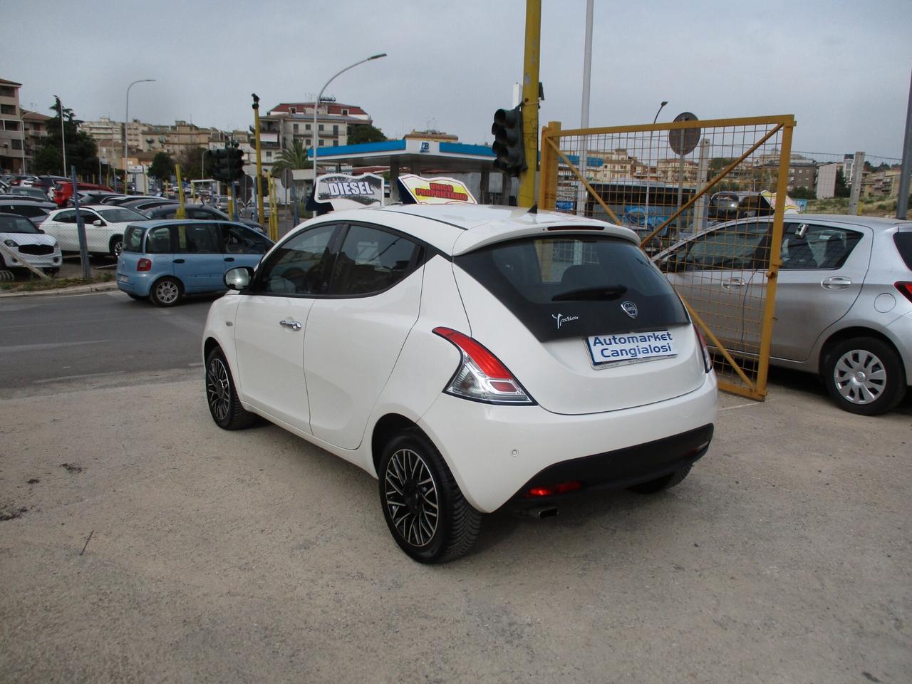 Lancia Ypsilon 1.3 MJT 16V 95 CV MOLTO BELLA