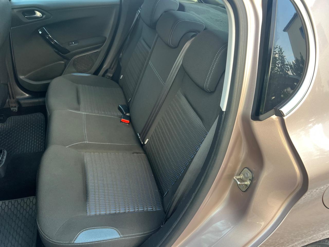 Peugeot 208 1.4 HDi neopatentati