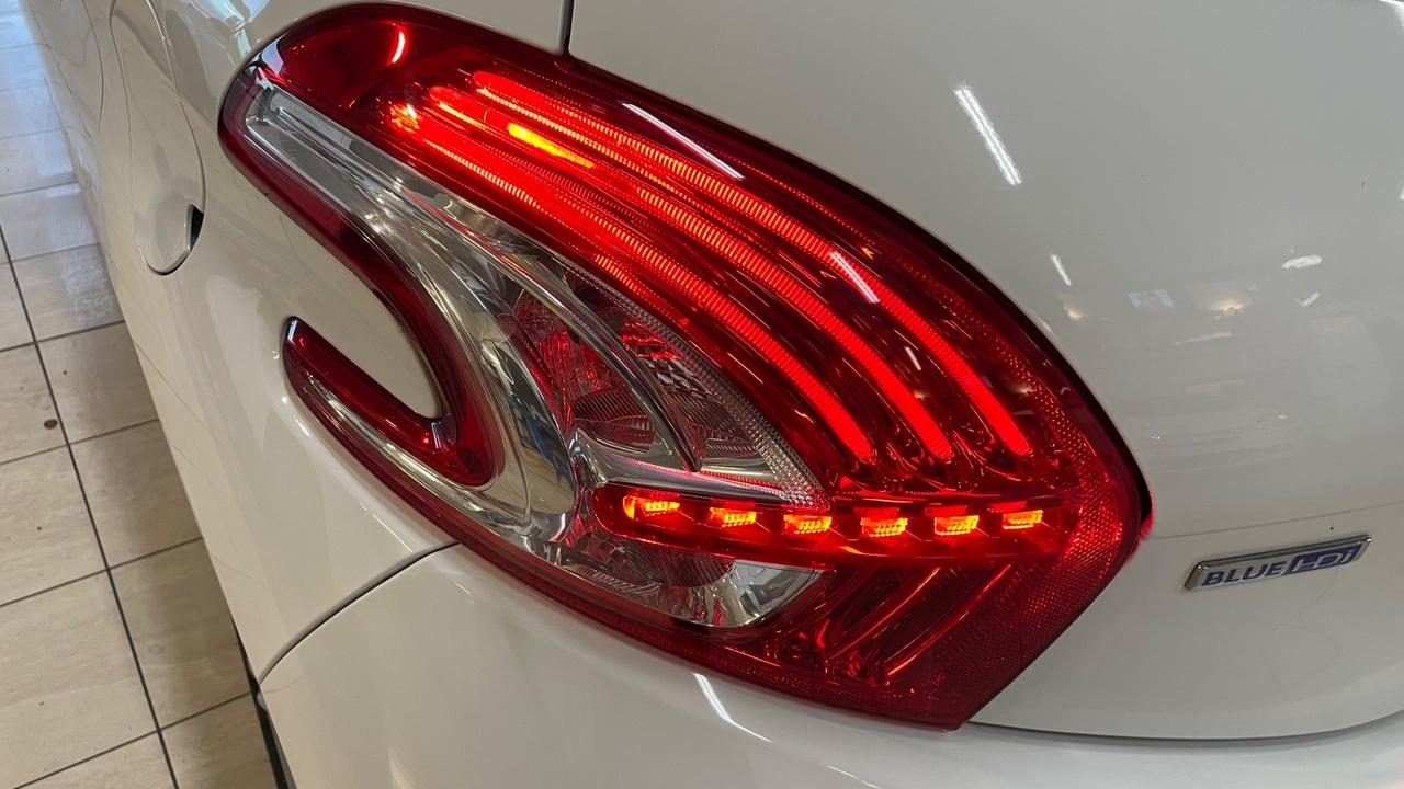 Peugeot 208 BlueHDi 120 S&S 5 porte Allure