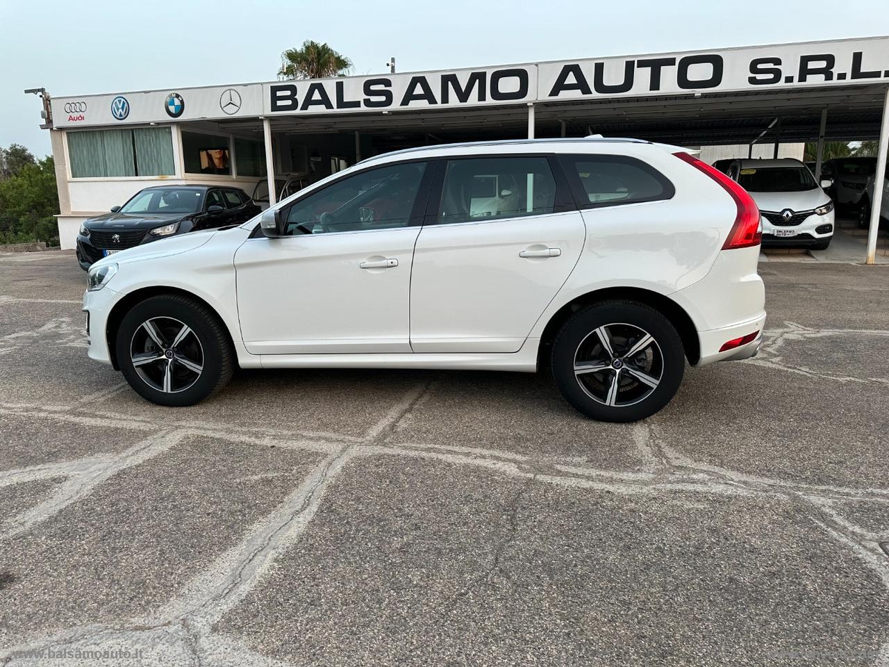 VOLVO XC60 D4 AWD Geartronic R-design Momentum