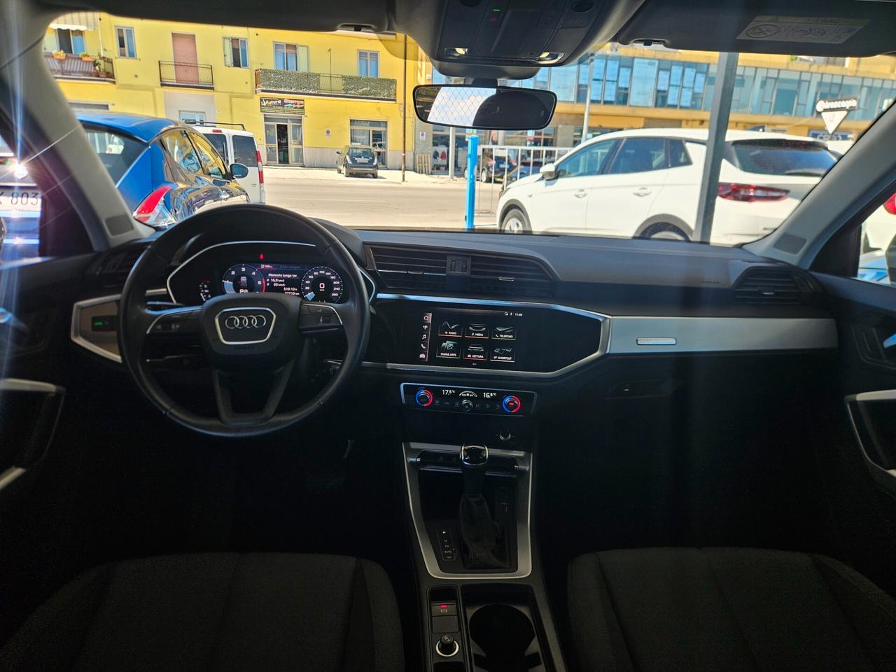 Audi Q3 35 TDI S tronic Business