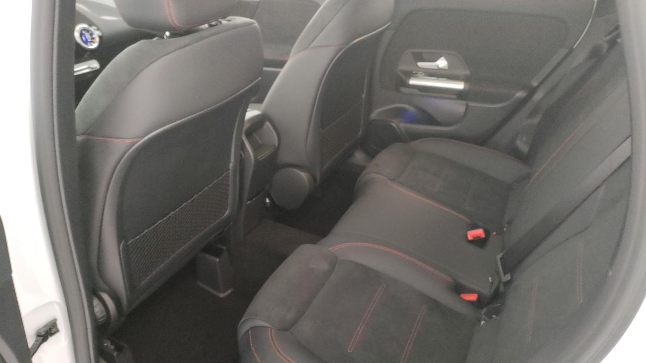 Mercedes-Benz GLA 200 d automatic