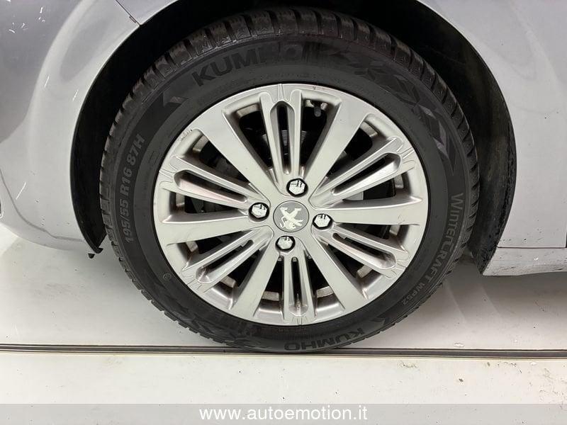 Peugeot 208 PureTech 82 5 porte Allure